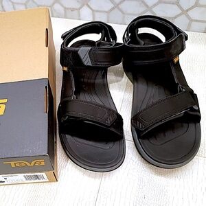 Rare Brand New Teva M Strata Universal Size 9US, 8UK,42EU,JPN27